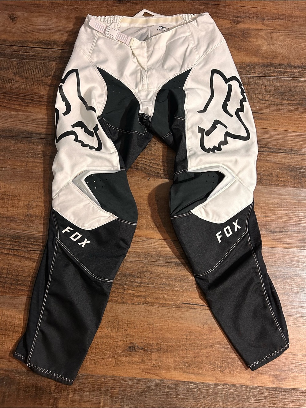 Fox Racing motocross dirt bike 180 prix pants black and white Size 30